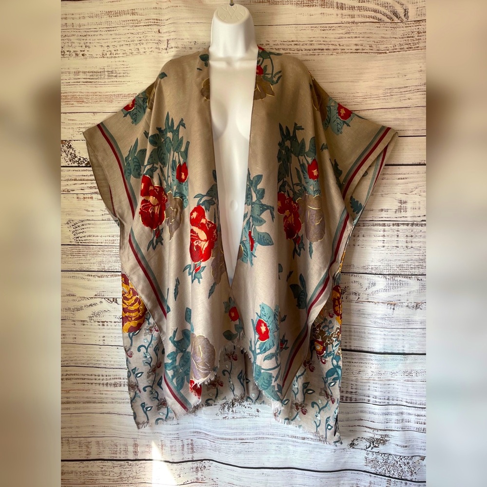 Gray Floral-Print Cozy Knit Kimono with Frayed Edges by Do Everything in Love